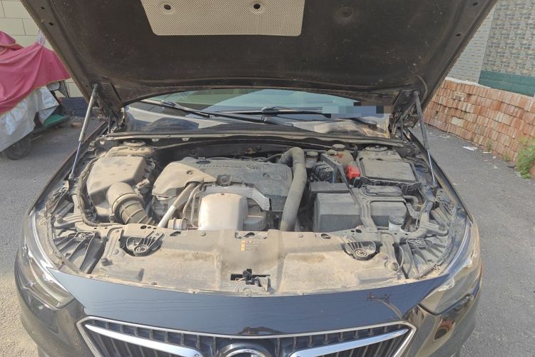 Used Buick Regal 2017 28T Luxury Edition Engine Bay