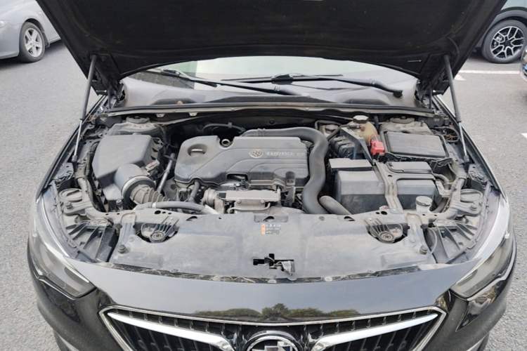 Used Buick Regal 2017 20T Elite Edition Engine Bay