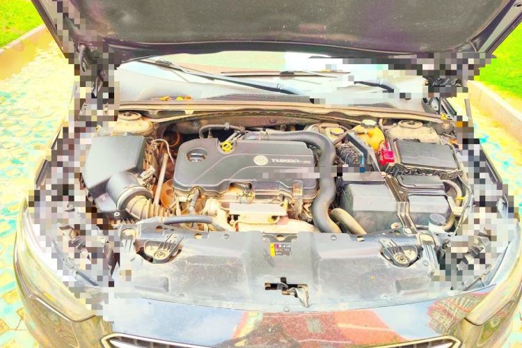 Used Buick Regal 2017 20T Elite Edition Engine Bay