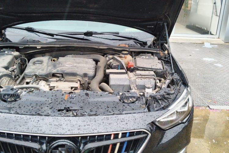 Used Buick Regal 2017 20T Luxury Model Engine Bay Left