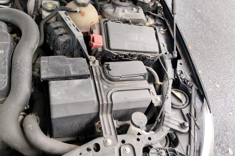 Used Buick Regal 2017 20T Elite Edition Engine Bay Left