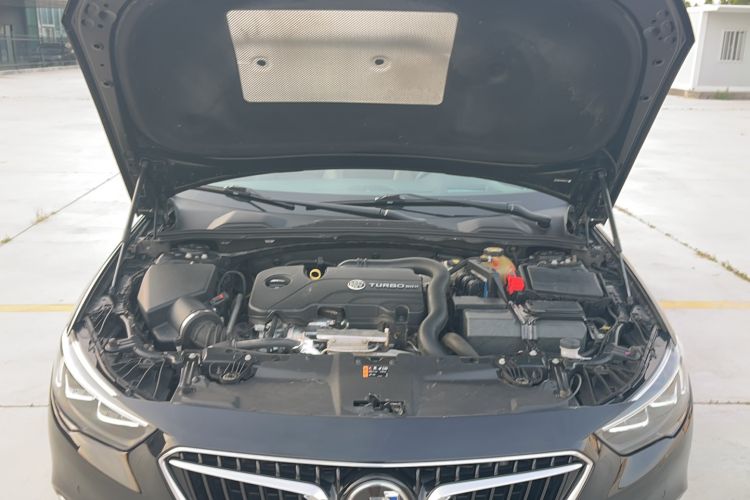 Used Buick Regal 2017 20T Prestige Model Engine Bay