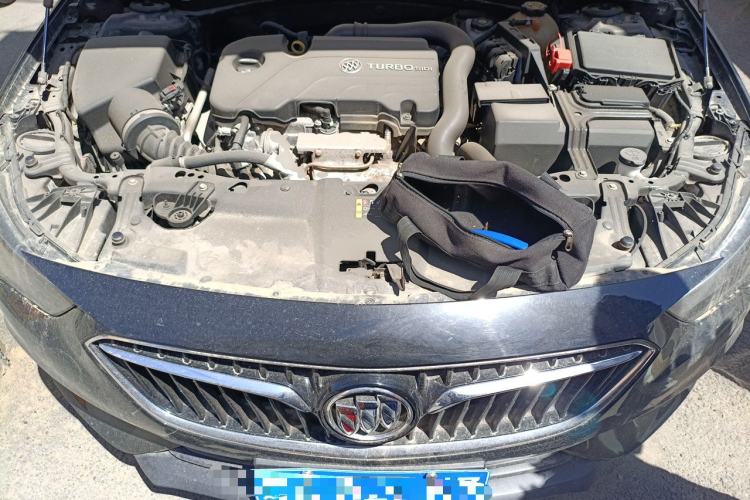 Used Buick Regal 2017 20T Elite Edition Engine Bay