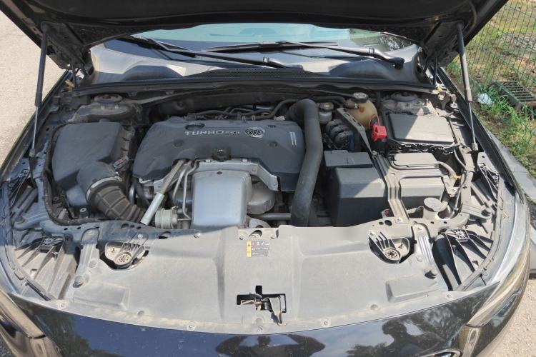 Used Buick Regal 2017 28T Luxury Edition Engine Bay