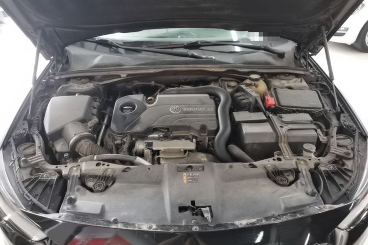 Used Buick Regal 2017 20T Elite Edition Engine Bay