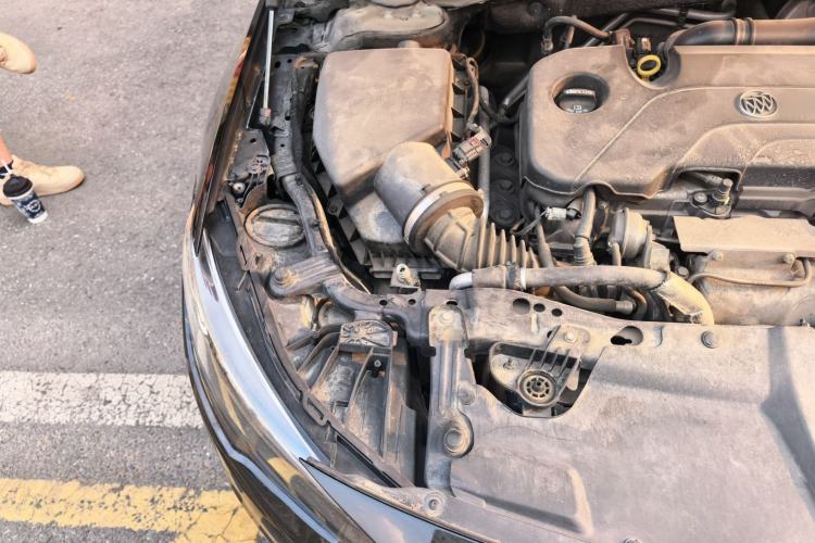 Used Buick Regal 2017 20T Elite Edition Engine Bay Right