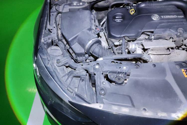 Used Buick Regal 2017 20T Elite Edition Engine Bay Right