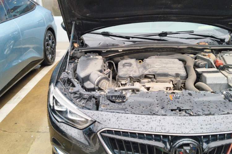 Used Buick Regal 2017 20T Luxury Model Engine Bay Right
