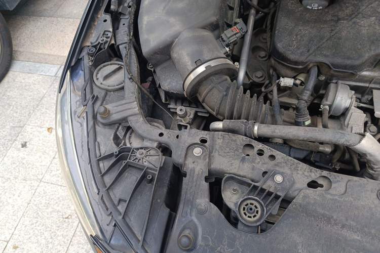 Used Buick Regal 2017 20T Elite Edition Engine Bay Right
