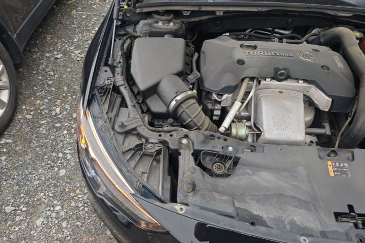 Used Buick Regal 2017 28T Luxury Edition Engine Bay Right
