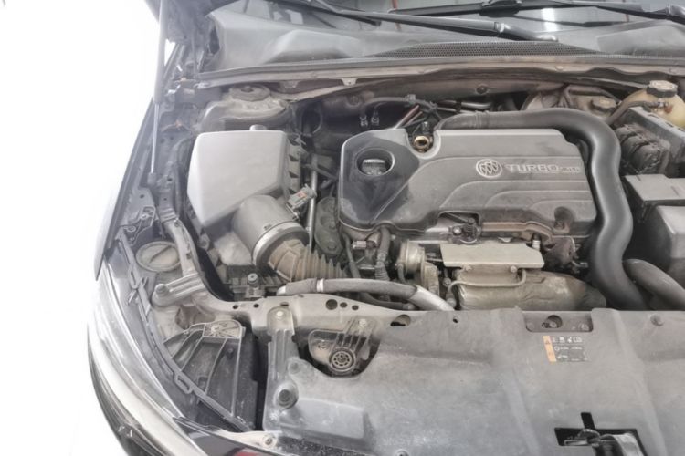 Used Buick Regal 2017 20T Elite Edition Engine Bay Right