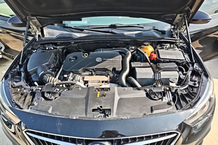 Used Buick Regal 2017 20T Elite Edition Engine Bay