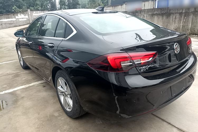 Used Buick Regal 2017 20T Luxury Model Exterior 2