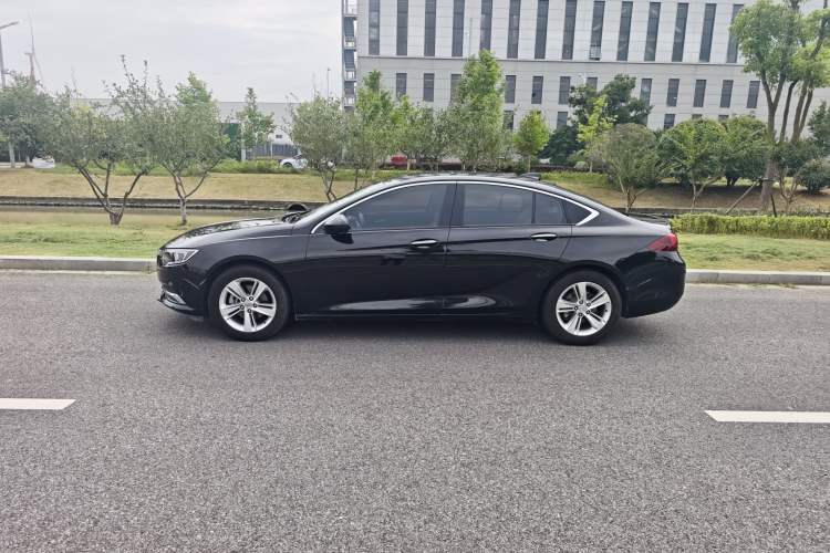 Used Buick Regal 2017 20T Elite Edition Exterior 3