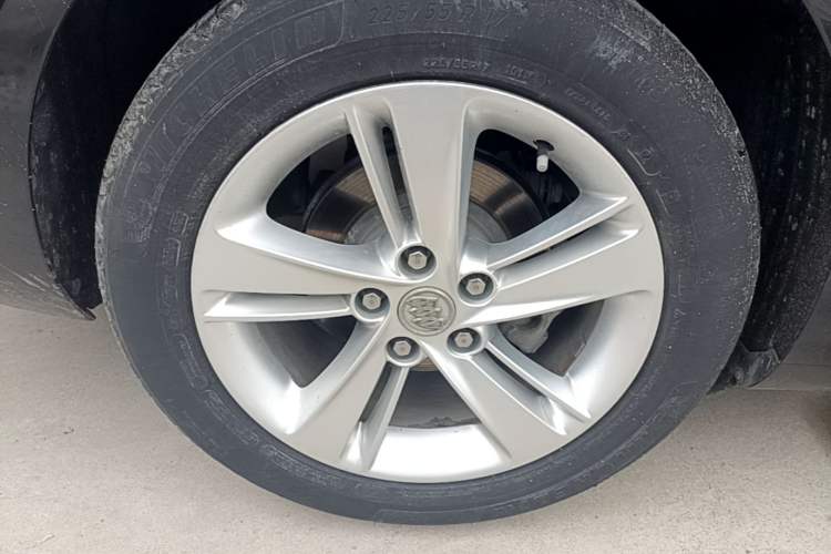 Used Buick Regal 2017 20T Luxury Model Exterior 5