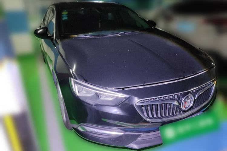 Used Buick Regal 2017 20T Elite Edition Front Right 45 Deg