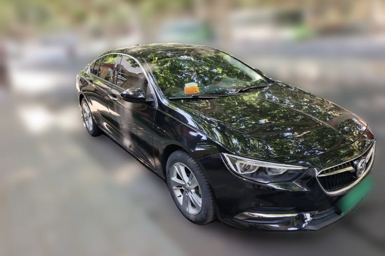 Used Buick Regal 2017 20T Elite Edition Front Right 45 Deg