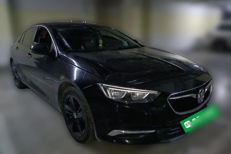 Used Buick Regal 2017 20T Elite Edition Front Right 45 Deg