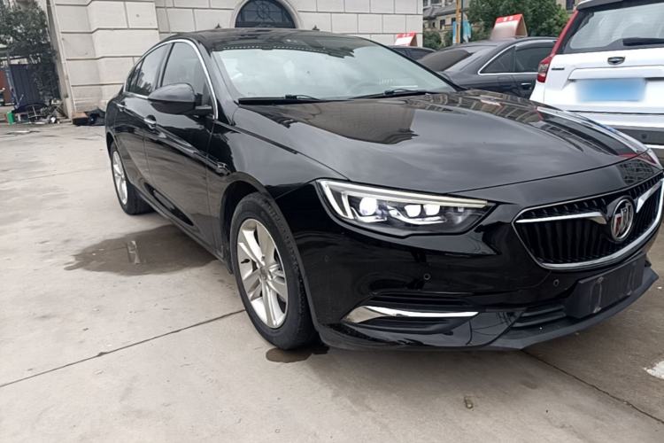 Used Buick Regal 2017 20T Luxury Model Front Right 45 Deg