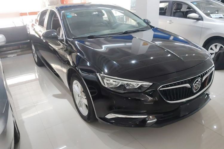 Used Buick Regal 2017 20T Elite Edition Front Right 45 Deg