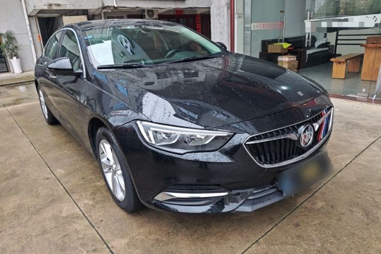 Used Buick Regal 2017 20T Elite Edition Front Right 45 Deg