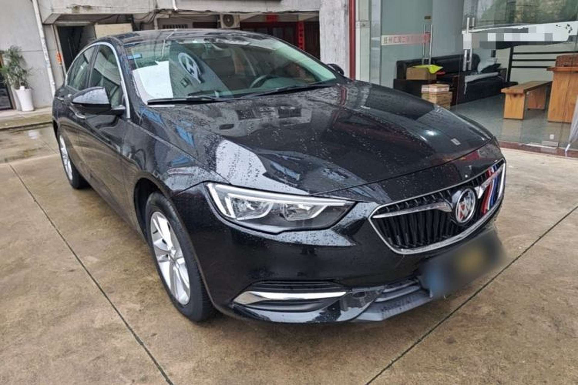Used Buick Regal 2017 20T Elite Edition Front Right 45 Deg