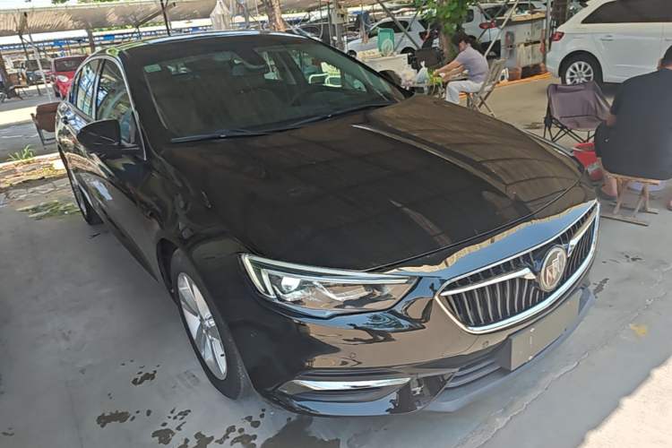 Used Buick Regal 2017 20T Prestige Model Front Right 45 Deg