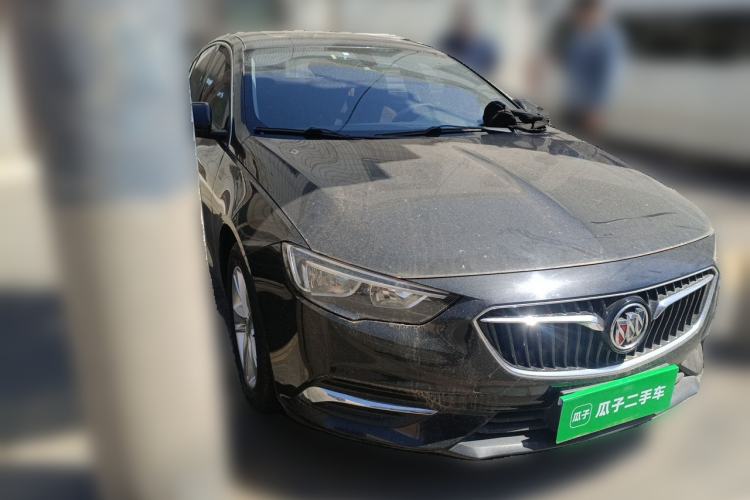 Used Buick Regal 2017 20T Elite Edition Front Right 45 Deg