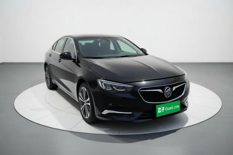 Used Buick Regal 2017 28T Luxury Edition Front Right 45 Deg