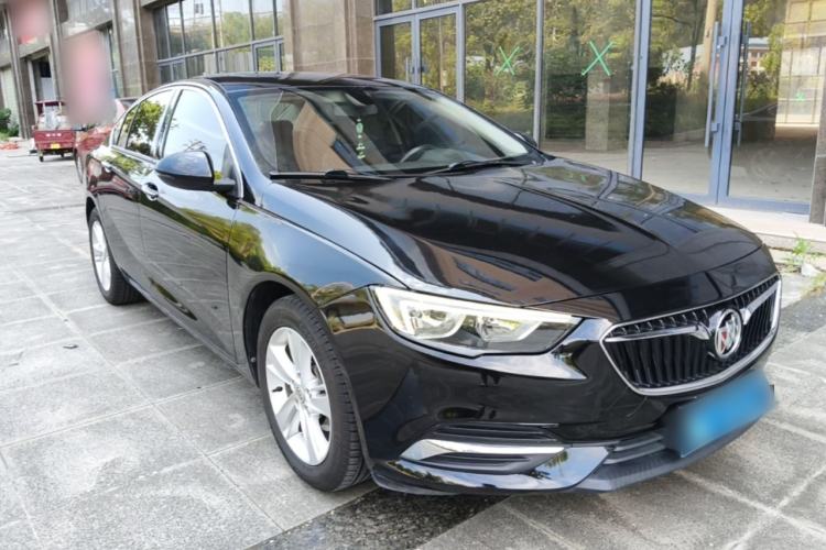 Used Buick Regal 2017 20T Elite Edition Front Right 45 Deg