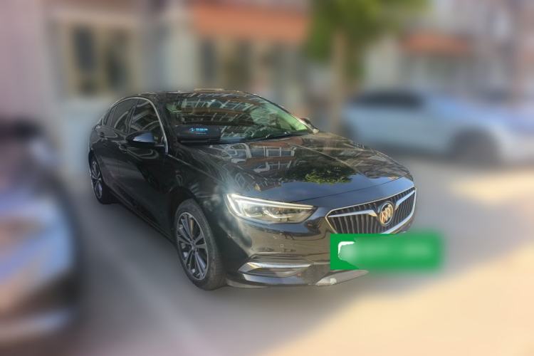 Used Buick Regal 2017 28T Luxury Edition Front Right 45 Deg