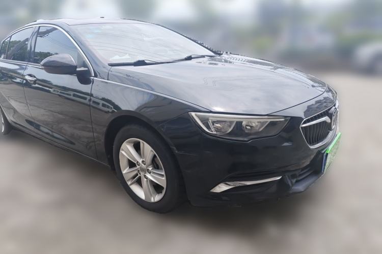 Used Buick Regal 2017 20T Elite Edition Front Right 45 Deg