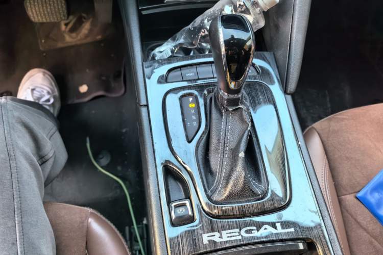 Used Buick Regal 2017 20T Elite Edition Gear Lever