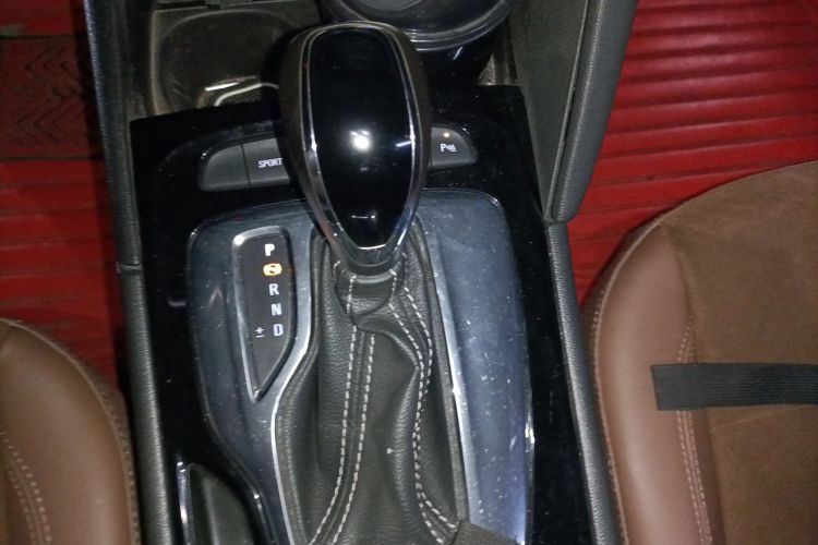 Used Buick Regal 2017 20T Elite Edition Gear Lever