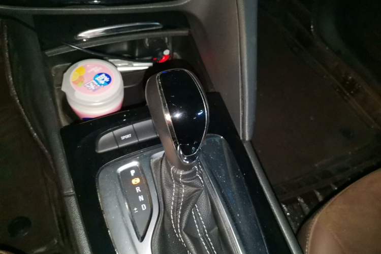 Used Buick Regal 2017 20T Elite Edition Gear Lever