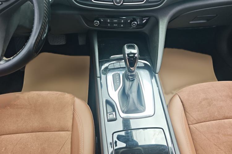 Used Buick Regal 2017 20T Elite Edition Gear Lever