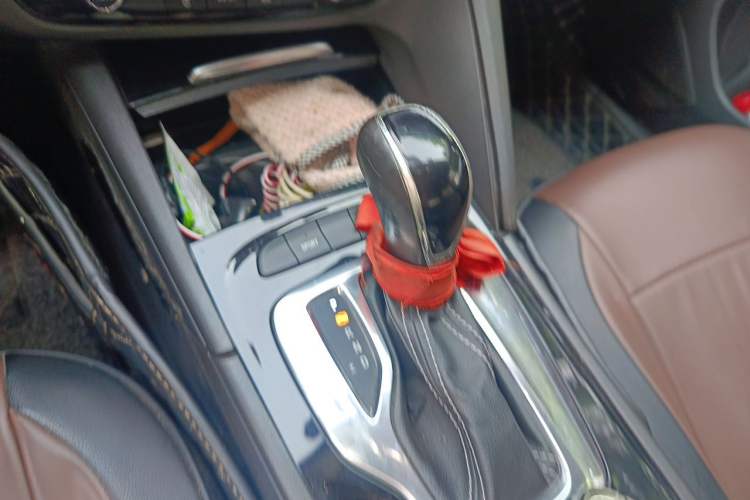 Used Buick Regal 2017 20T Elite Edition Gear Lever