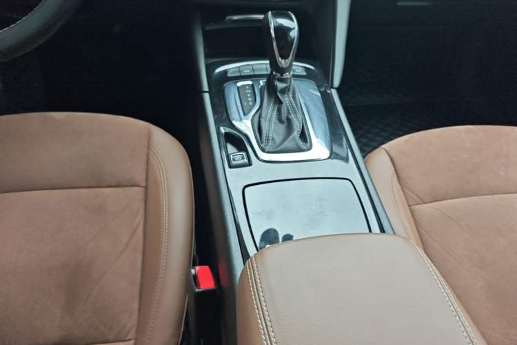 Used Buick Regal 2017 20T Elite Edition Gear Lever