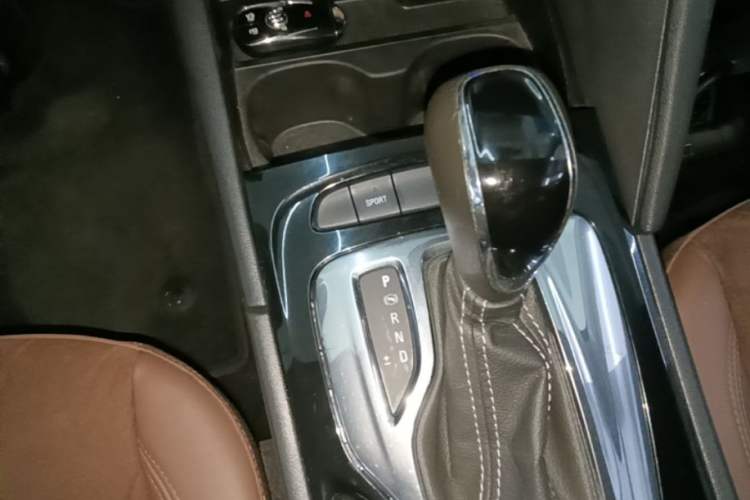 Used Buick Regal 2017 20T Elite Edition Gear Lever