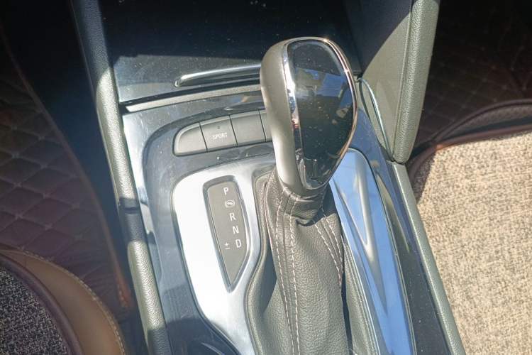Used Buick Regal 2017 20T Elite Edition Gear Lever