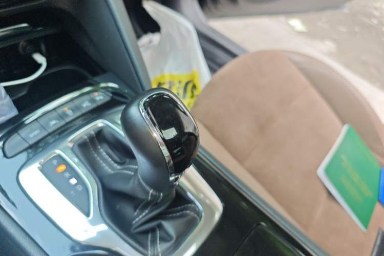 Used Buick Regal 2017 28T Prestige Model Gear Lever