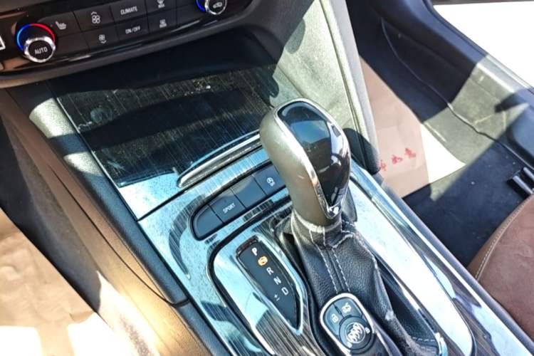 Used Buick Regal 2017 20T Elite Edition Gear Lever