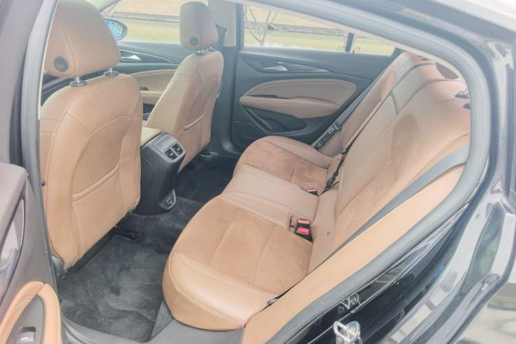 Used Buick Regal 2017 20T Elite Edition Interior 3