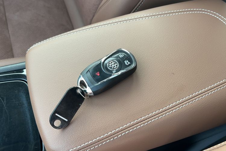 Used Buick Regal 2017 20T Prestige Model Interior 3
