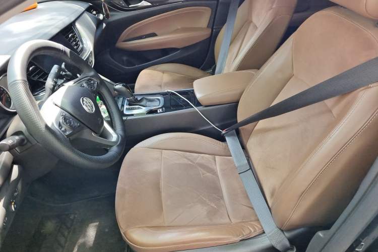 Used Buick Regal 2017 20T Elite Edition Left Front Seat