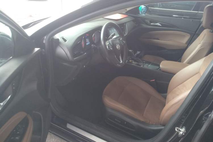 Used Buick Regal 2017 20T Elite Edition Left Front Seat