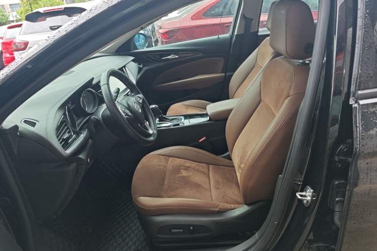 Used Buick Regal 2017 20T Elite Edition Left Front Seat