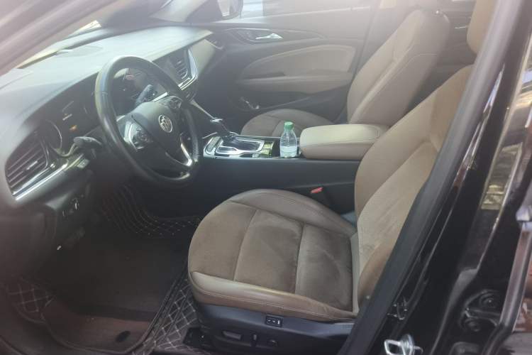Used Buick Regal 2017 28T Luxury Edition Left Front Seat