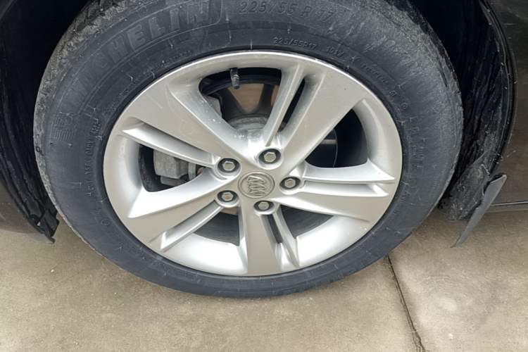 Used Buick Regal 2017 20T Luxury Model Left Front Wheel Hub
