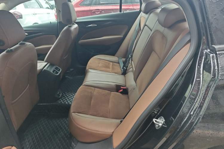 Used Buick Regal 2017 20T Elite Edition Left Rear Seat